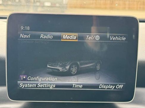 Used 2019 Mercedes-Benz GLA 250 4MATIC image 3