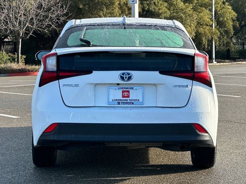 Certified 2022 Toyota Prius LE image 5