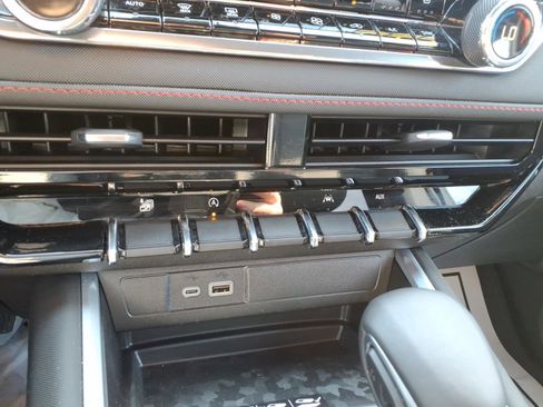 Used 2025 Chevrolet Colorado Z71 w/ Z71 Convenience Package 2 image 26