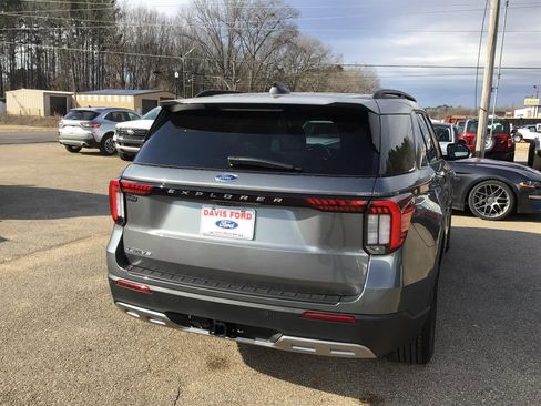 New 2026 Ford Explorer Active w/ Active Comfort Package image 11