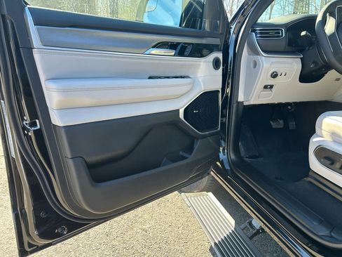 New 2026 Jeep Grand Wagoneer L Limited image 14