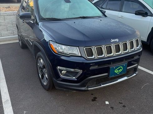 Used 2017 Jeep Compass Limited w/ Navigation Group AWD/4WD image 2