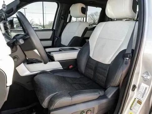 Used 2024 Toyota Tundra Capstone AWD/4WD image 41