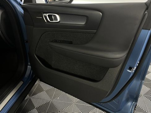 Used 2023 Volvo XC40 B5 Ultimate w/ Protection Package image 37