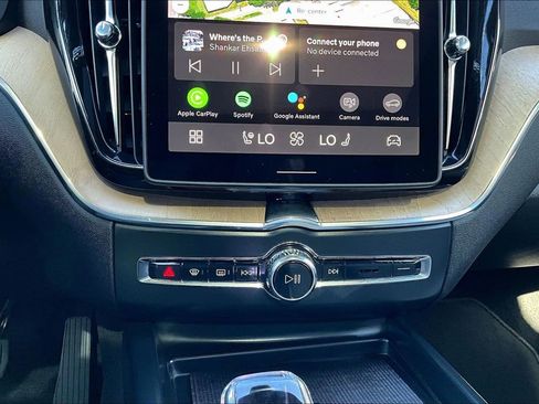 Used 2026 Volvo XC60 B5 Plus w/ Protection Package Premier image 41