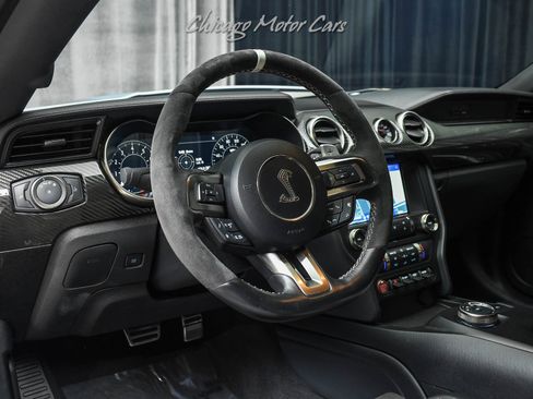 Used 2022 Ford Mustang Shelby GT500 w/ Carbon Fiber Track Pack image 8