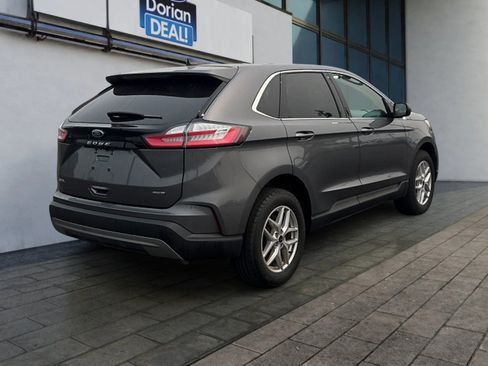 Certified 2024 Ford Edge SEL w/ Convenience Package AWD/4WD image 3
