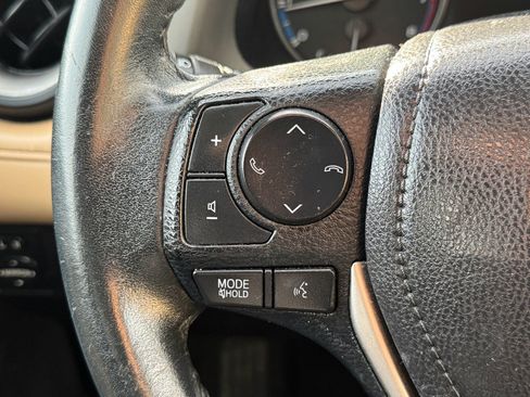 Used 2018 Toyota RAV4 XLE image 12