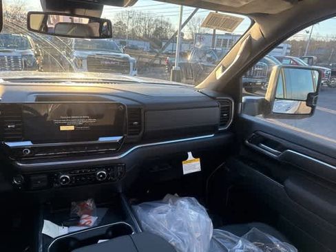 New 2026 GMC Sierra 2500 SLT w/ SLT Premium Package image 15