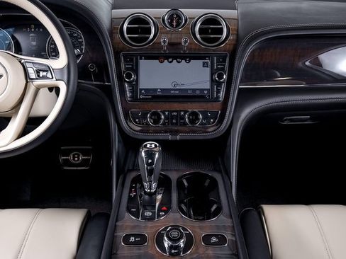 Used 2019 Bentley Bentayga image 34
