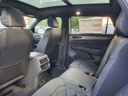 New 2026 Volkswagen Atlas Cross Sport SE FWD image 5