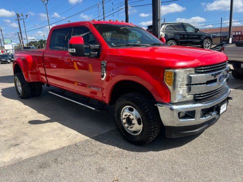 Used 2017 Ford F350 Lariat w/ Lariat Value Package image 4