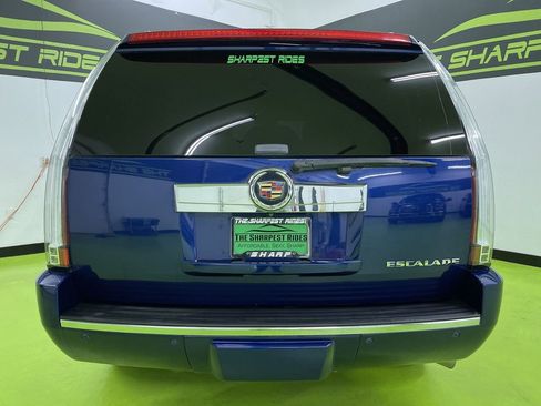 Used 2012 Cadillac Escalade Luxury image 8