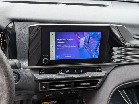Used 2025 Toyota Camry LE w/ Convenience Package FWD image 19