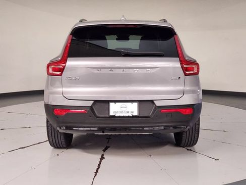 Certified 2026 Volvo XC40 B5 Plus AWD/4WD image 10