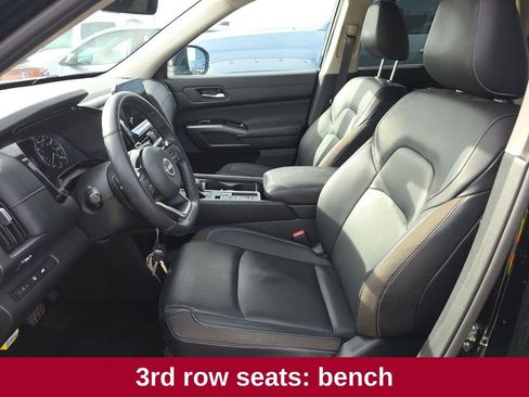 Used 2024 Nissan Pathfinder SL image 22