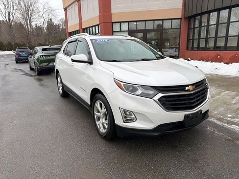 Used 2018 Chevrolet Equinox LT w/ Sun & Infotainment Package image 9