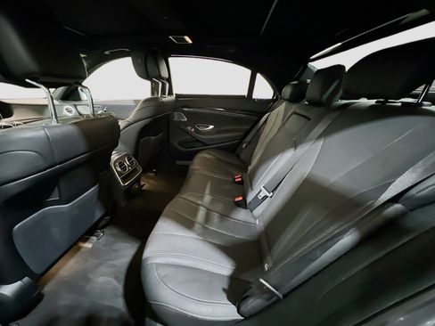 Used 2017 Mercedes-Benz S 550 Sedan w/ Premium Package image 19
