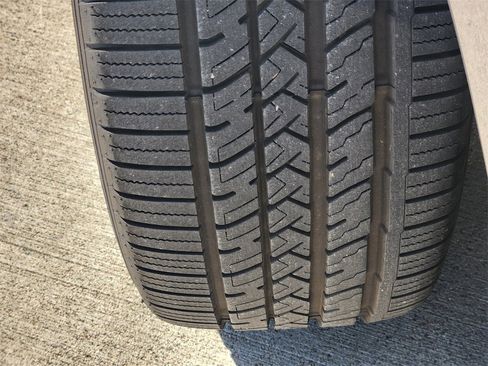 Used 2019 Toyota Camry XLE image 11