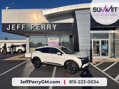 Used 2025 Nissan Kicks SV