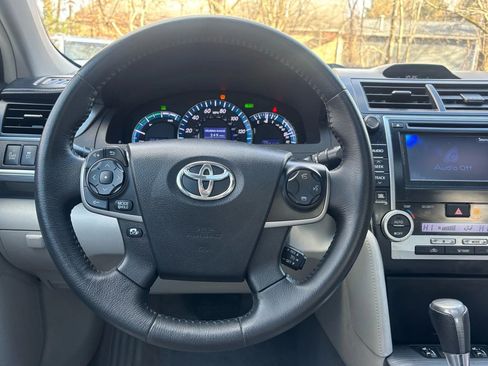 Used 2012 Toyota Camry XLE w/ Leather Pkg image 28