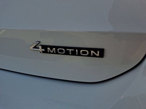 Used 2022 Volkswagen Taos SEL AWD/4WD image 34