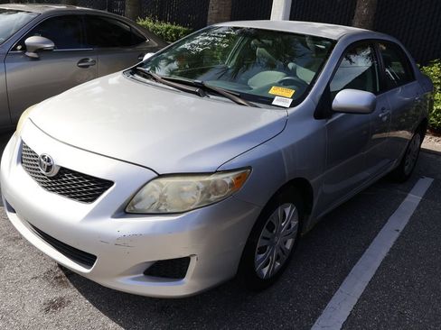 Used 2010 Toyota Corolla XLE FWD image 2