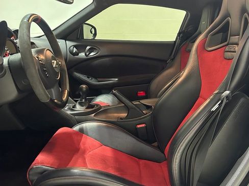 Used 2017 Nissan 370Z NISMO RWD image 12