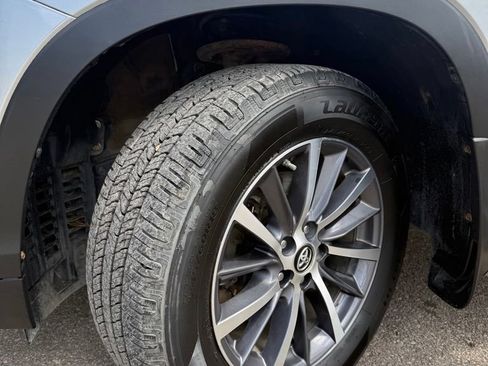 Used 2017 Toyota Highlander XLE AWD/4WD image 27