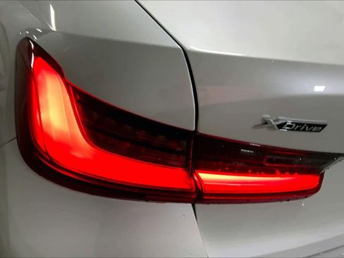 Used 2024 BMW 330i xDrive Sedan w/ Convenience Package AWD/4WD image 28