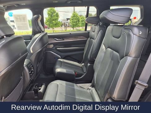 Used 2022 Jeep Grand Cherokee L Overland w/ Luxury Tech Group IV RWD image 21