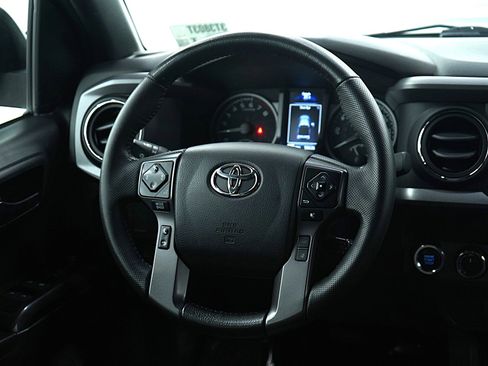 Used 2022 Toyota Tacoma TRD Sport image 13