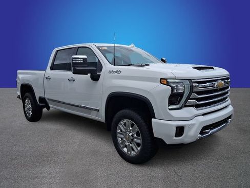 Used 2025 Chevrolet Silverado 2500 High Country AWD/4WD image 3