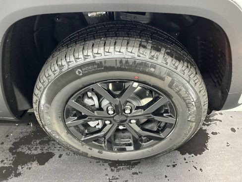New 2026 Jeep Grand Cherokee Altitude AWD/4WD image 7