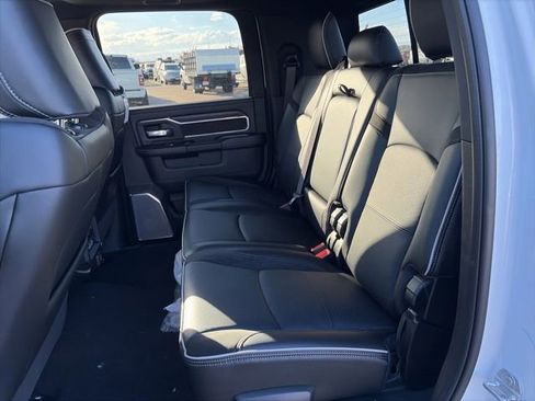 New 2026 RAM 2500 Laramie AWD/4WD image 25