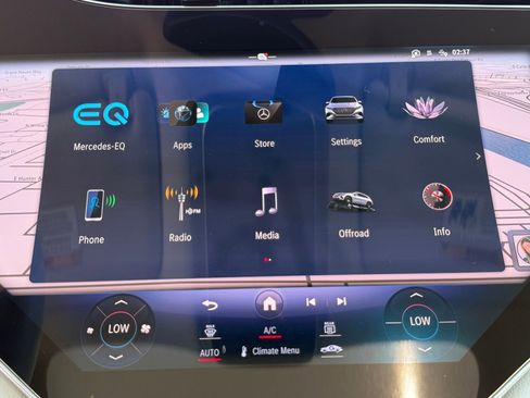 Used 2023 Mercedes-Benz EQS 580 4MATIC SUV image 38