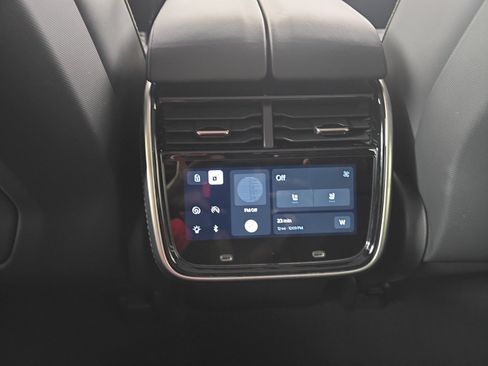 Used 2024 Rivian R1S Adventure AWD/4WD image 30