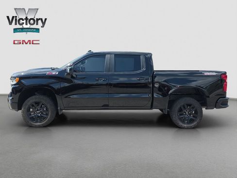 Used 2024 Chevrolet Silverado 1500 LT Trail Boss w/ Convenience Package II AWD/4WD image 6