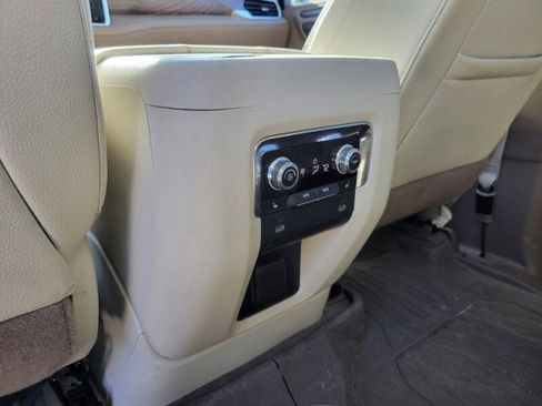 Used 2023 GMC Yukon Denali image 30