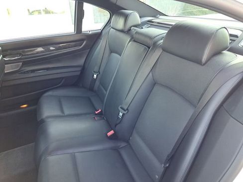 Used 2014 BMW 750Li xDrive image 21