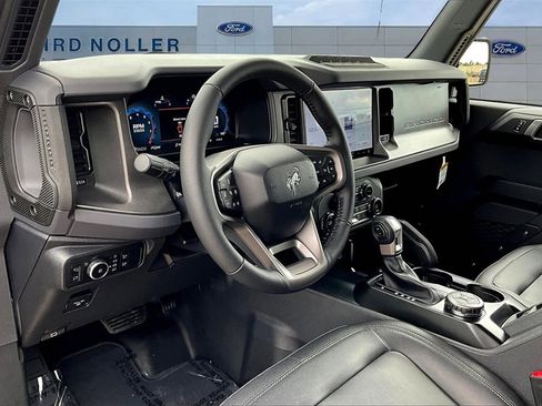 New 2025 Ford Bronco Badlands image 8