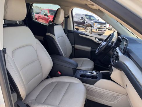 Used 2020 Ford Escape SEL image 28