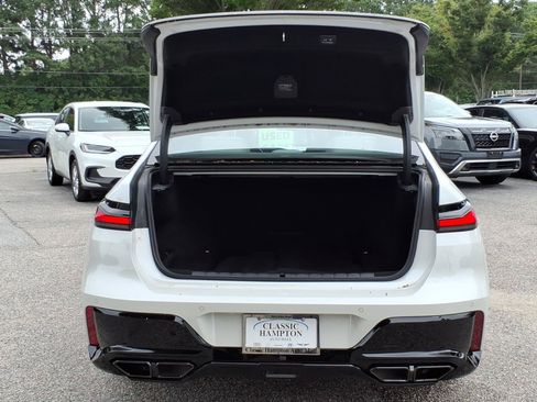 Used 2025 BMW 760i xDrive w/ Executive Package AWD/4WD image 31