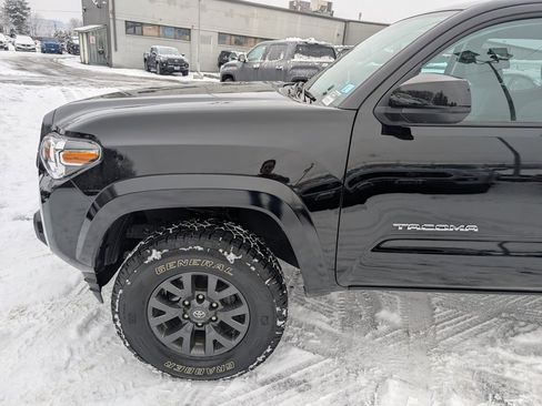 Certified 2023 Toyota Tacoma SR5 image 2