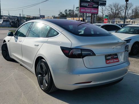 Used 2018 Tesla Model 3 Long Range image 3