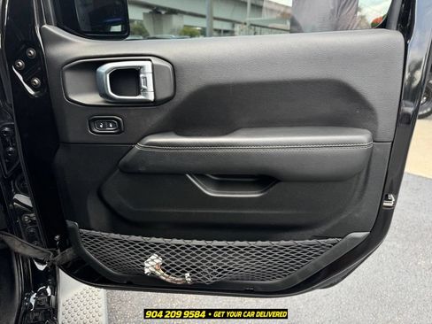 Used 2020 Jeep Wrangler Unlimited Sahara AWD/4WD image 25