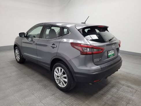 Used 2021 Nissan Rogue Sport S image 3