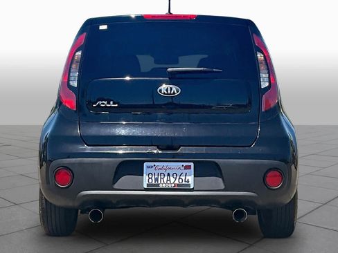 Used 2017 Kia Soul FWD image 4