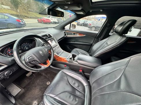 Used 2018 Lincoln MKX Reserve w/ Lincoln MKX Climate Package image 14