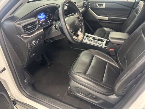 Used 2021 Ford Explorer XLT w/ Equipment Group 202A image 15